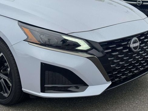 New 2025 Nissan Altima 2.5 SR AWD/4WD image 8