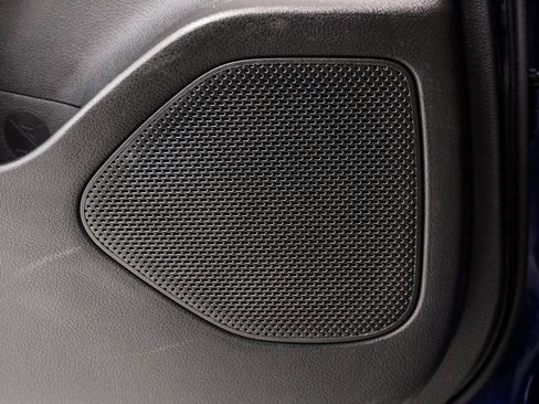 Used 2021 Nissan Rogue SV image 9