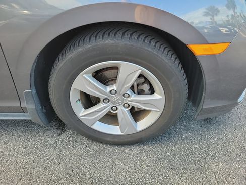 Used 2019 Honda Odyssey EX image 9