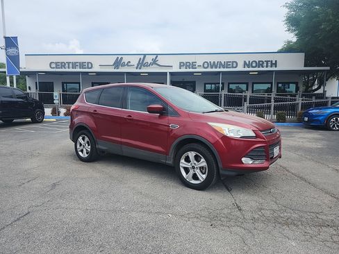 Used 2016 Ford Escape SE w/ SE Cold Weather Package image 3