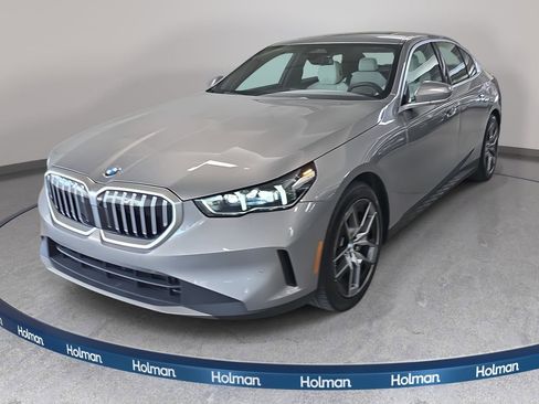 Used 2026 BMW 530i w/ Premium Package image 1