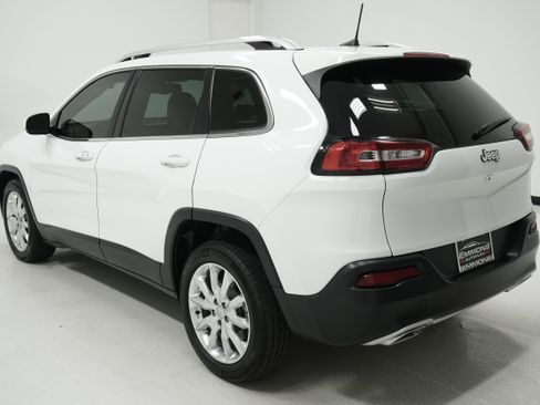 Used 2016 Jeep Cherokee Limited image 6