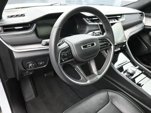 Used 2023 Jeep Grand Cherokee L Overland AWD/4WD image 27