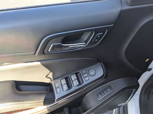 Used 2015 GMC Yukon SLT AWD/4WD image 28