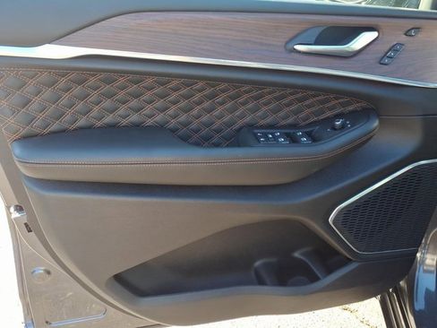 New 2025 Jeep Grand Cherokee L Summit image 9