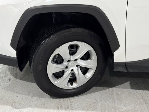 Used 2024 Toyota RAV4 LE image 38