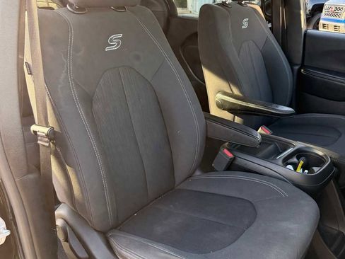 Used 2019 Chrysler Pacifica Touring Plus w/ S Appearance Package image 13