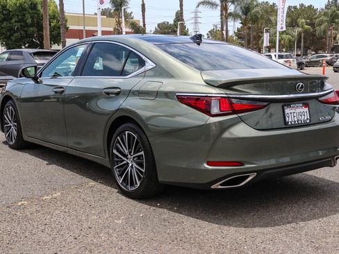 Used 2025 Lexus ES 350 w/ Premium Package FWD image 9