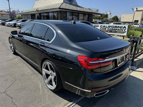 Used 2018 BMW 750i xDrive AWD/4WD image 3