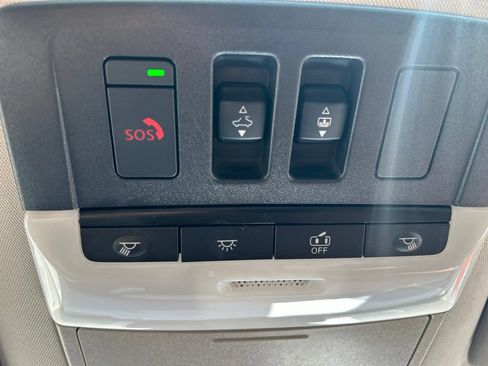 Certified 2025 Nissan Pathfinder Platinum w/ Cargo Package FWD image 21