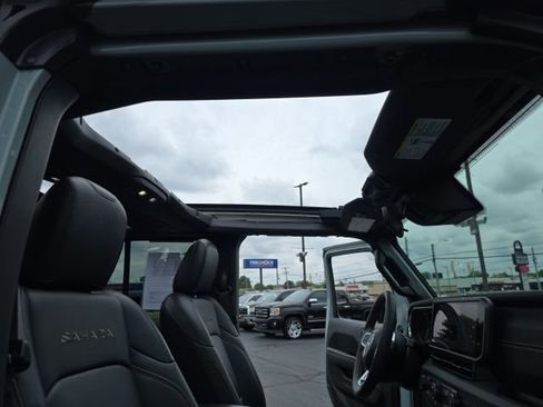 Used 2024 Jeep Wrangler Unlimited Sahara AWD/4WD image 46