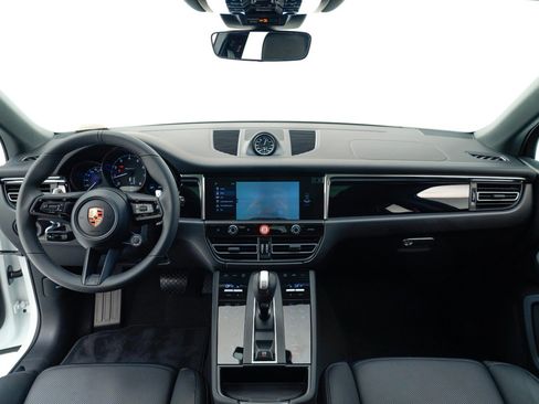 Certified 2026 Porsche Macan Turbo image 19