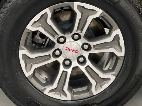 Used 2025 GMC Sierra 1500 SLT AWD/4WD image 63