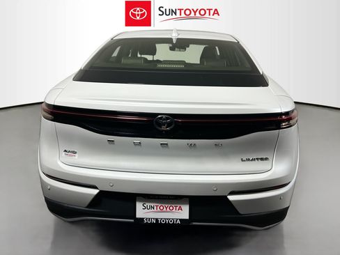 Used 2023 Toyota Crown AWD/4WD image 5