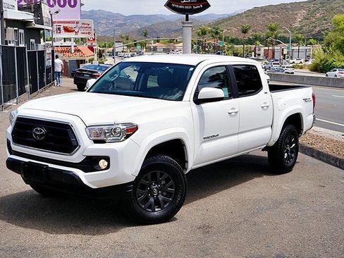 Used 2021 Toyota Tacoma SR5 AWD/4WD image 4