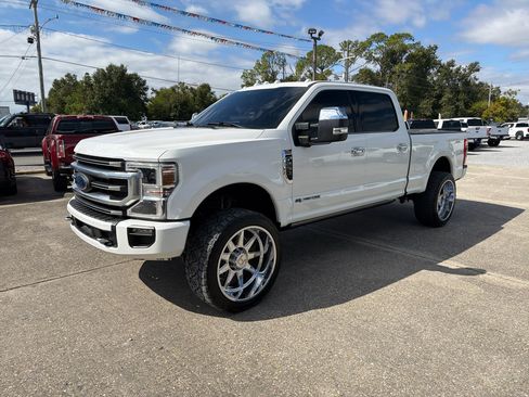 Used 2020 Ford F250 Platinum w/ FX4 Off-Road Package image 2