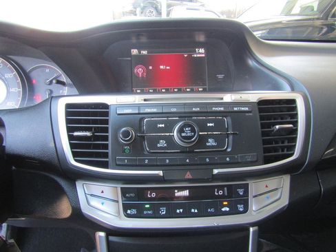 Used 2015 Honda Accord Sport image 16
