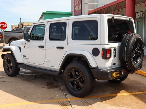 Used 2021 Jeep Wrangler Unlimited Sahara image 6