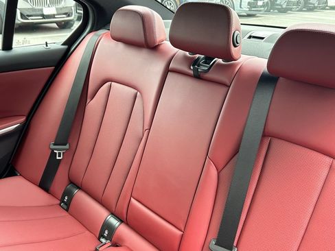 Used 2023 BMW 330i Sedan w/ Convenience Package RWD image 32