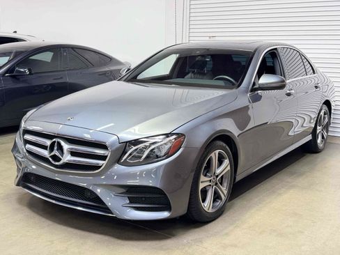 Used 2020 Mercedes-Benz E 350 Sedan image 3