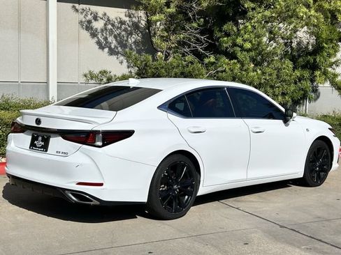 Used 2023 Lexus ES 350 F Sport w/ Accessory Package (Z2) FWD image 4