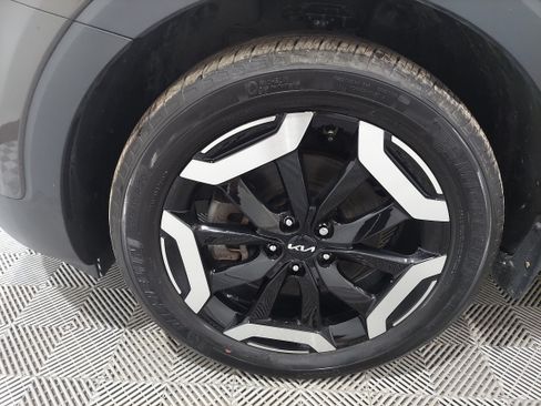 Used 2023 Kia Telluride AWD image 5