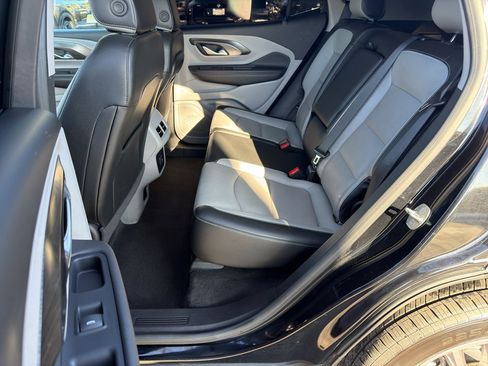 Used 2024 GMC Terrain SLT image 29