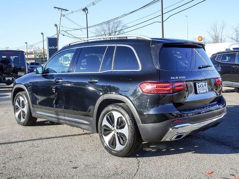 Used 2025 Mercedes-Benz GLB 250 4MATIC image 8