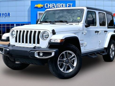 Used 2019 Jeep Wrangler Unlimited Sahara w/ Safety Group AWD/4WD image 3