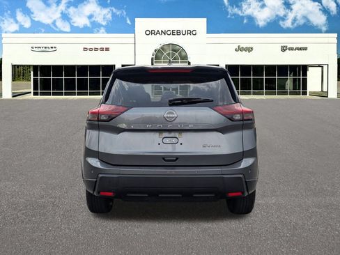 Used 2024 Nissan Rogue SV AWD/4WD image 7