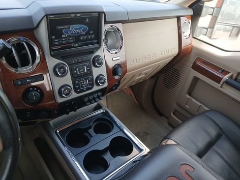 Used 2015 Ford F250 King Ranch w/ FX4 Off-Road Package AWD/4WD image 32