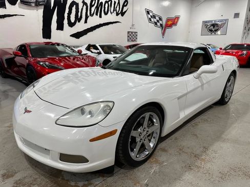 Used 2007 Chevrolet Corvette Coupe w/ Preferred Equipment Group RWD image 27