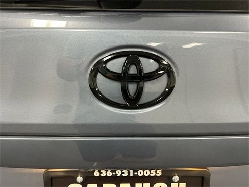 Used 2023 Toyota Corolla Cross LE image 31
