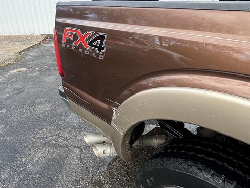 Used 2012 Ford F250 Lariat w/ Lariat Interior Pkg image 3