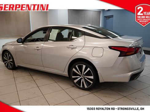 Used 2020 Nissan Altima 2.5 SR w/ Premium Package image 8
