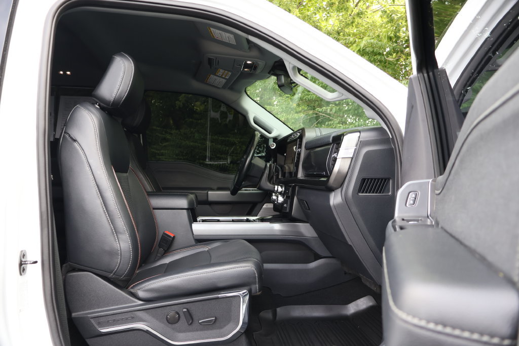 Used 2023 Ford F250 Lariat w/ Sport Appearance Package AWD/4WD image 47