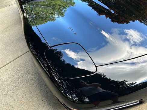 Used 2004 Chevrolet Corvette Convertible w/ Preferred Equipment Group image 16