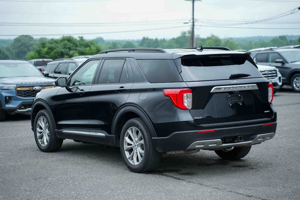 Used 2023 Ford Explorer XLT w/ Equipment Group 202A AWD/4WD image 7