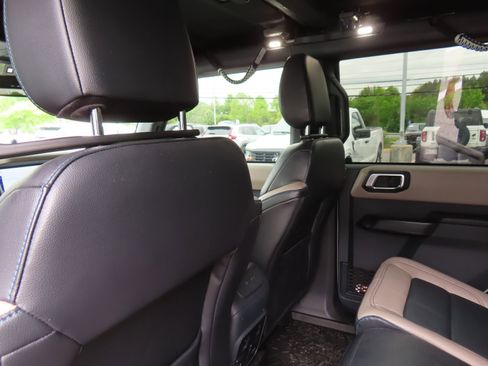 Used 2024 Ford Bronco Wildtrak AWD/4WD image 32