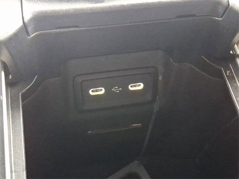 Used 2023 Mercedes-Benz GLC 300 GLC 300 image 24