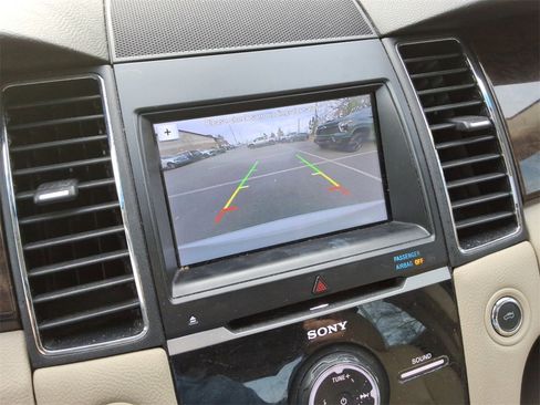 Used 2019 Ford Taurus Limited image 18