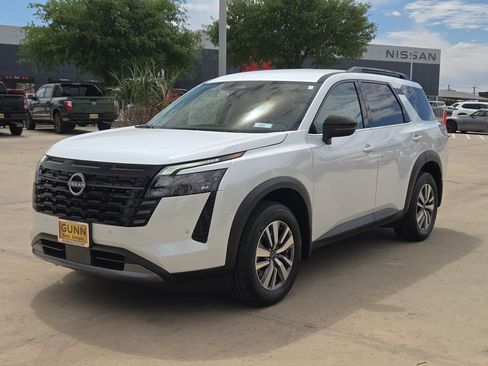 New 2026 Nissan Pathfinder SL FWD image 7