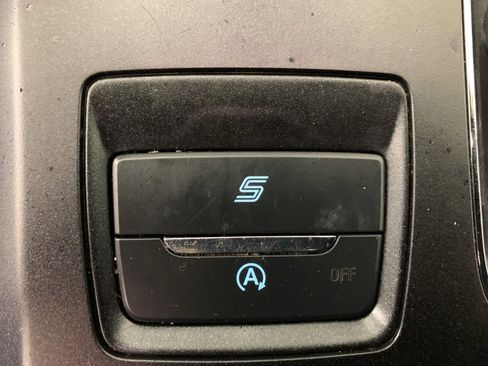 Used 2020 Ford Fusion SE image 25