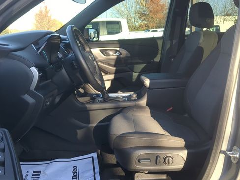 Used 2023 Chevrolet Traverse LT w/ LPO, Floor Liner Package image 18