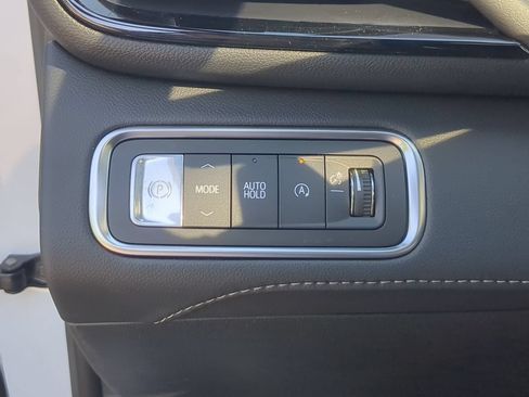 New 2026 Buick Enclave Avenir w/ Super Cruise Package FWD image 18