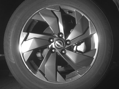 Used 2025 Nissan Rogue SV FWD image 13