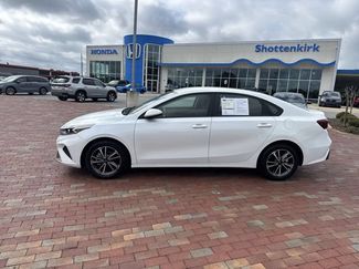 Used 2023 Kia Forte LXS FWD video 3