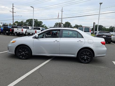Used 2013 Toyota Corolla LE FWD image 8