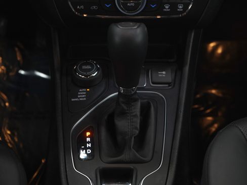 Used 2020 Jeep Cherokee High Altitude image 21