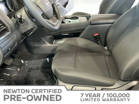 Used 2025 Nissan Rogue S FWD image 13